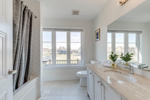21 Kohn Lane, Markham, ON - Indoor Photo Showing Bathroom