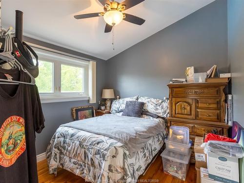 976 Watson, Windsor, ON - Indoor Photo Showing Bedroom