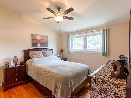 976 Watson, Windsor, ON - Indoor Photo Showing Bedroom