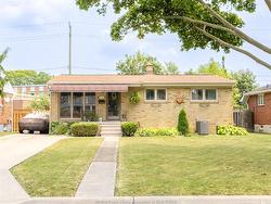 976 WATSON Windsor, ON N8S 3T2