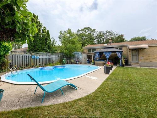976 Watson, Windsor, ON - Outdoor With In Ground Pool With Backyard