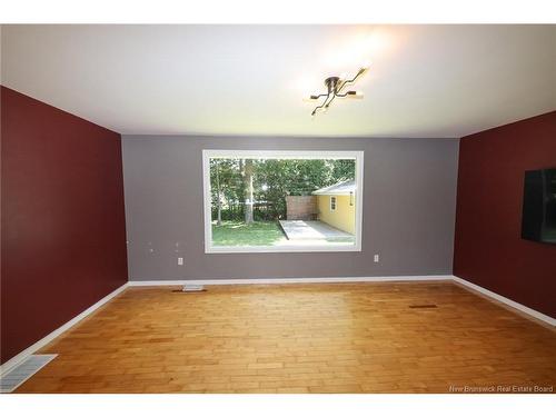 43 Broadview Ave, Fredericton, NB 