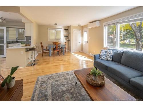 15 Lorne St, Fredericton, NB 