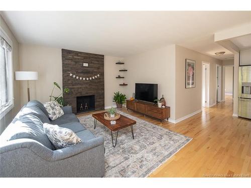 15 Lorne St, Fredericton, NB 