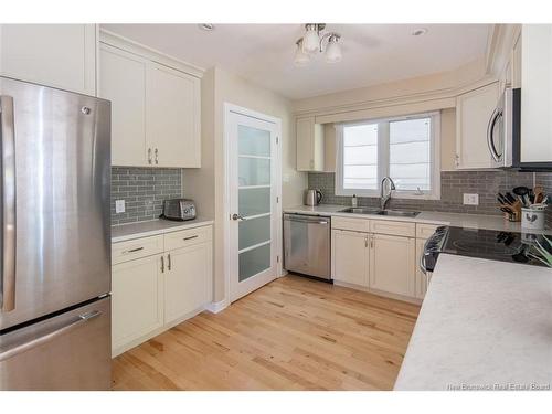 15 Lorne St, Fredericton, NB 