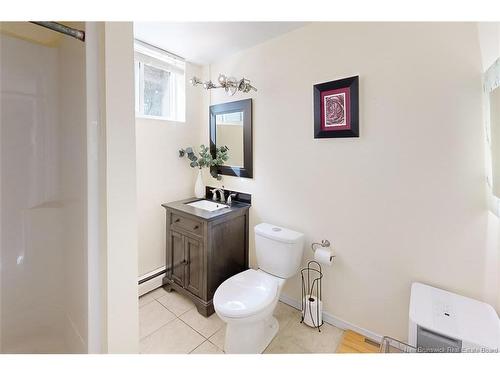 15 Lorne St, Fredericton, NB 