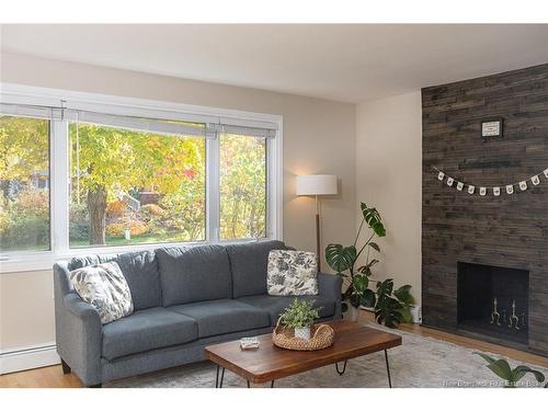 15 Lorne St, Fredericton, NB 