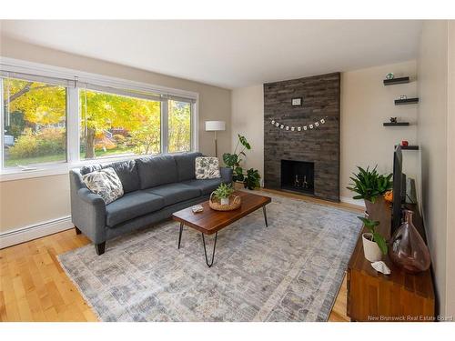 15 Lorne St, Fredericton, NB 