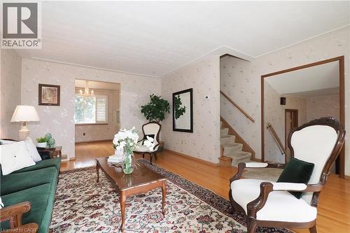 15 Gilmour Crescent, Kitchener, ON - Indoor Photo Showing Living Room