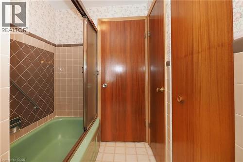 15 Gilmour Crescent, Kitchener, ON - Indoor Photo Showing Bathroom