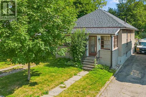 22 BOULT AVENUE  Guelph (St. Patrick's Ward), ON N1E 5W7