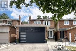 137 JOANNA CRESCENT Vaughan, ON L4J 5G3