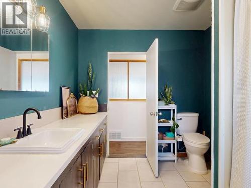 2277 Phillips Road, Powell River, BC - Indoor Photo Showing Bathroom