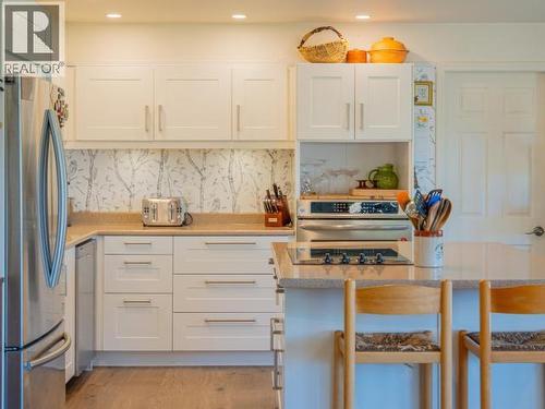 2277 Phillips Road, Powell River, BC - Indoor Photo Showing Kitchen