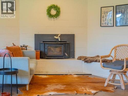 2277 Phillips Road, Powell River, BC - Indoor Photo Showing Living Room With Fireplace