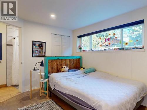2277 Phillips Road, Powell River, BC - Indoor Photo Showing Bedroom