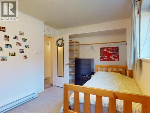 2277 Phillips Road, Powell River, BC - Indoor Photo Showing Bedroom