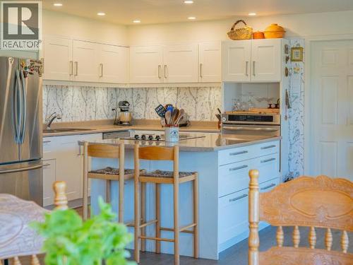 2277 Phillips Road, Powell River, BC - Indoor Photo Showing Kitchen
