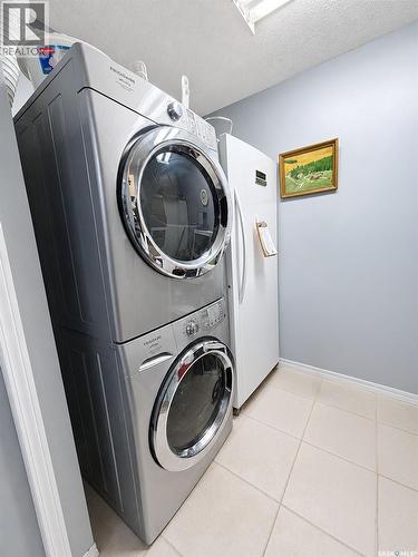 304 255 7Th Street E, Prince Albert, SK - Indoor Photo Showing Laundry Room