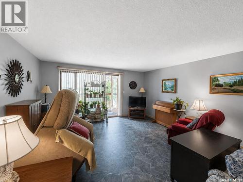 304 255 7Th Street E, Prince Albert, SK - Indoor Photo Showing Living Room