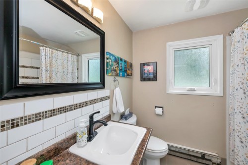 1080 Maple Bay Rd, Duncan, BC 