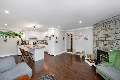 1080 Maple Bay Rd, Duncan, BC 