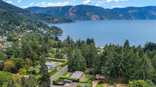 1080 Maple Bay Rd, Duncan, BC 