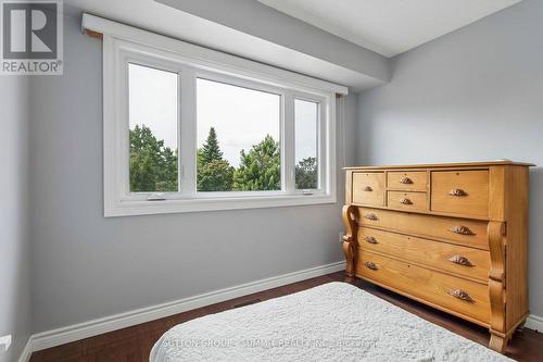 3176 Dovetail Mews, Mississauga, ON - Indoor Photo Showing Bedroom
