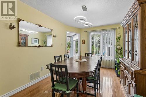 3176 Dovetail Mews, Mississauga, ON - Indoor Photo Showing Dining Room