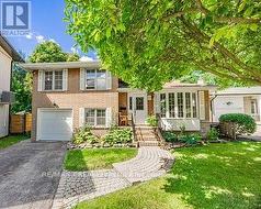 21 HALBADIER PLACE Toronto, ON M9B 2H4