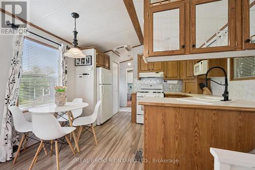 218 Beach Road, Centre Wellington, ON - Indoor