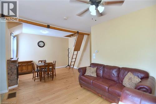 180 Province Street N, Hamilton, ON - Indoor Photo Showing Living Room