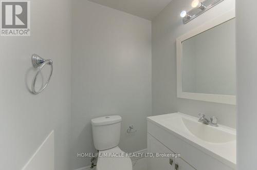 80 Lower Canada Crescent, Kitchener, ON - Indoor Photo Showing Bathroom