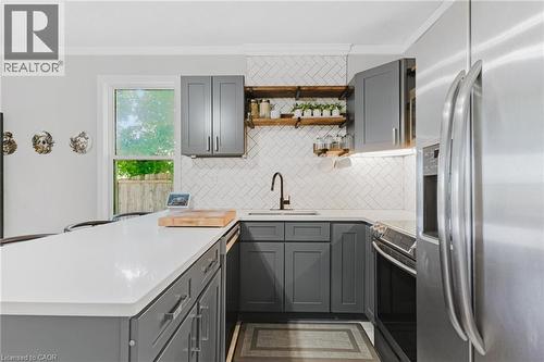 35 Shade Street, Cambridge, ON - Indoor Photo Showing Kitchen With Upgraded Kitchen