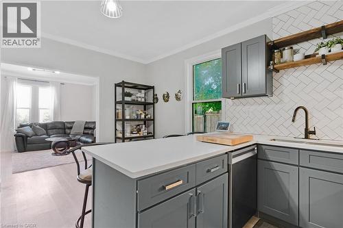 35 Shade Street, Cambridge, ON - Indoor Photo Showing Kitchen