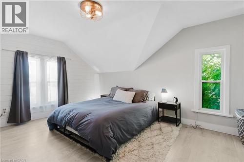35 Shade Street, Cambridge, ON - Indoor Photo Showing Bedroom