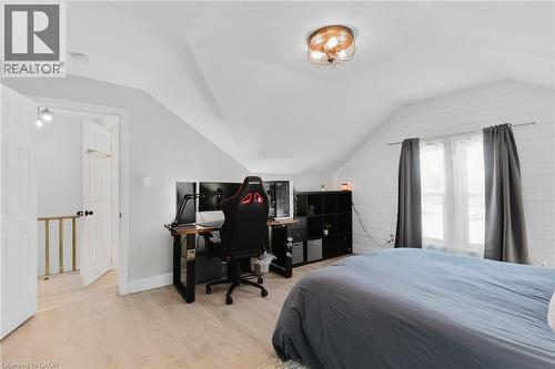35 Shade Street, Cambridge, ON - Indoor Photo Showing Bedroom