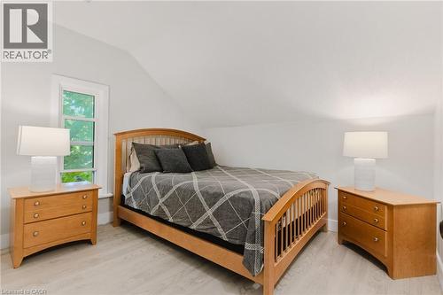 35 Shade Street, Cambridge, ON - Indoor Photo Showing Bedroom