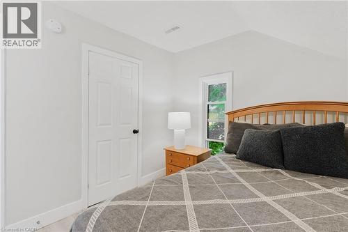 35 Shade Street, Cambridge, ON - Indoor Photo Showing Bedroom