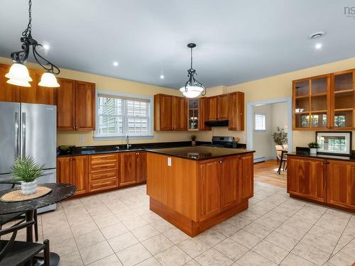 925 Winwick Road, Halifax, NS - Indoor Photo Showing Kitchen With Double Sink