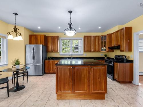925 Winwick Road, Halifax, NS - Indoor Photo Showing Kitchen