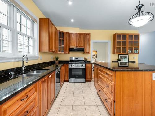 925 Winwick Road, Halifax, NS - Indoor Photo Showing Kitchen With Double Sink