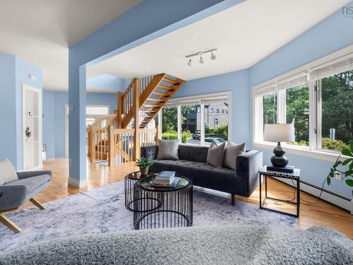 925 Winwick Road, Halifax, NS - Indoor Photo Showing Living Room