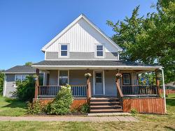 16 School Street Hantsport, NS B0N 1P0
