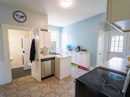 42 Victoria Street, Amherst, NS - Indoor Photo Showing Kitchen With Double Sink