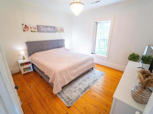 42 Victoria Street, Amherst, NS - Indoor Photo Showing Bedroom