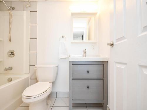 710 5572 North Ridge Road, Halifax, NS - Indoor Photo Showing Bathroom