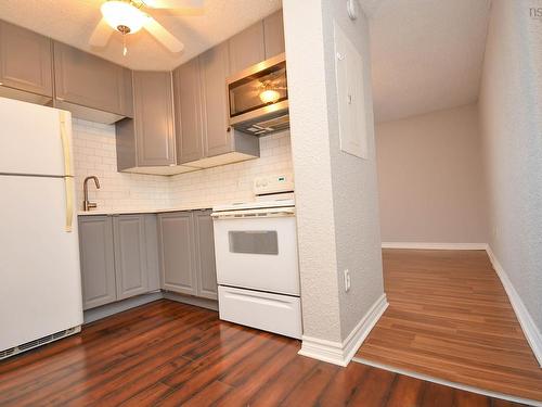 710 5572 North Ridge Road, Halifax, NS - Indoor Photo Showing Kitchen