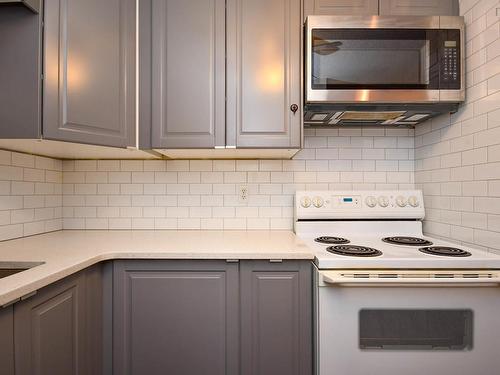 710 5572 North Ridge Road, Halifax, NS - Indoor Photo Showing Kitchen