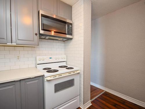 710 5572 North Ridge Road, Halifax, NS - Indoor Photo Showing Kitchen